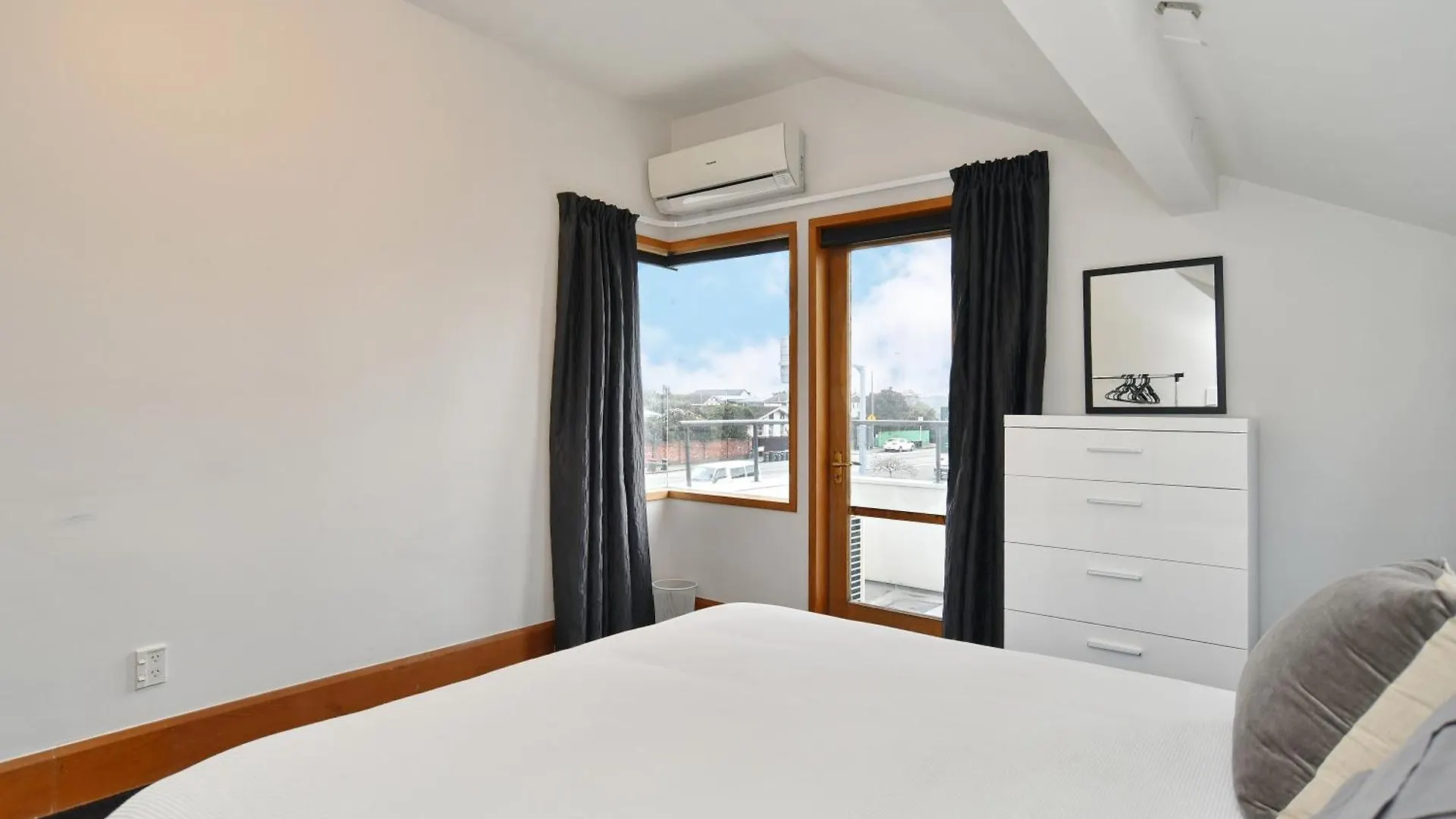 Grand Heritage 5 Brms Cbd Villa With Carparks Christchurch Nya Zeeland