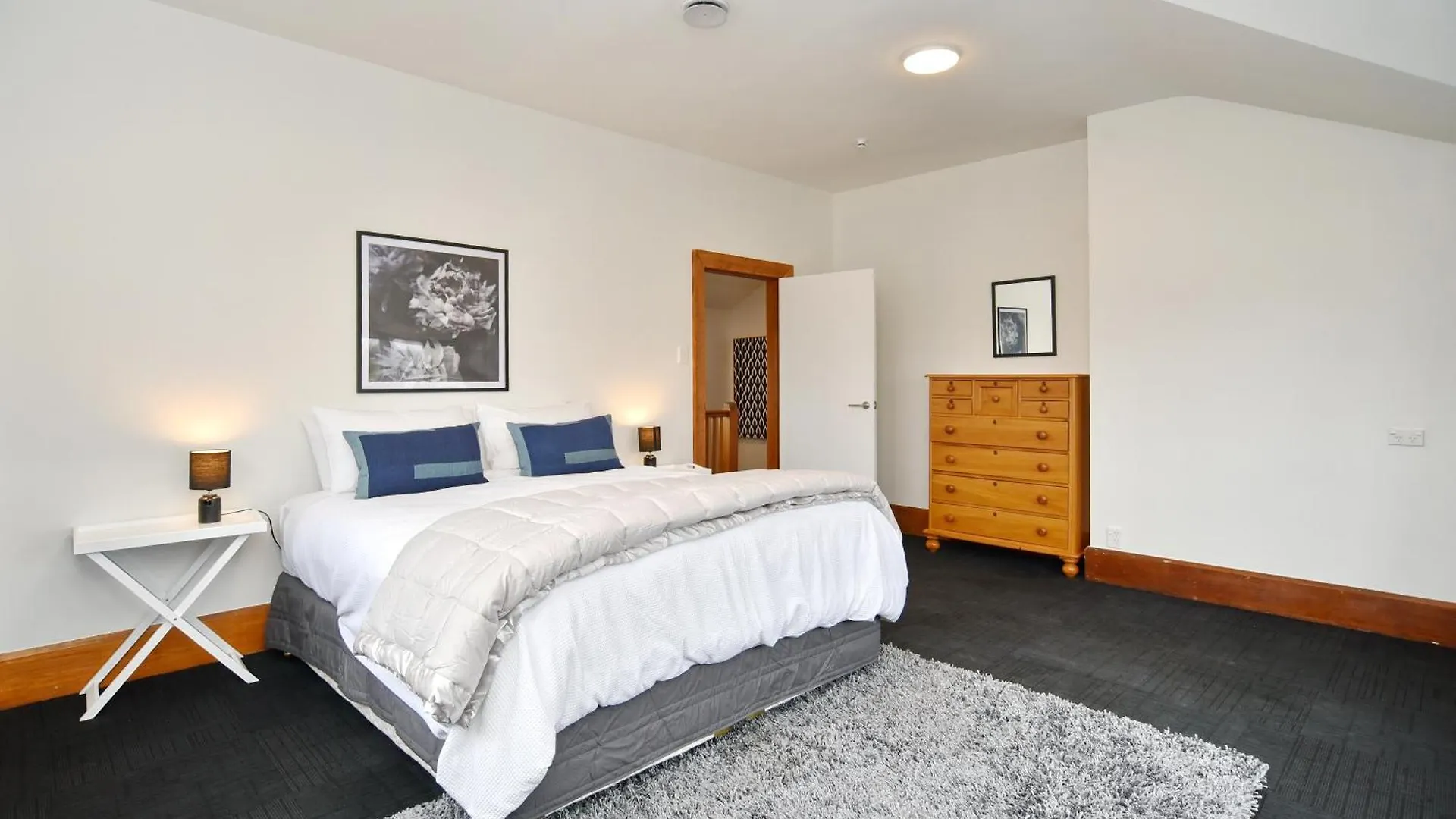 Grand Heritage 5 Brms Cbd Villa With Carparks Christchurch