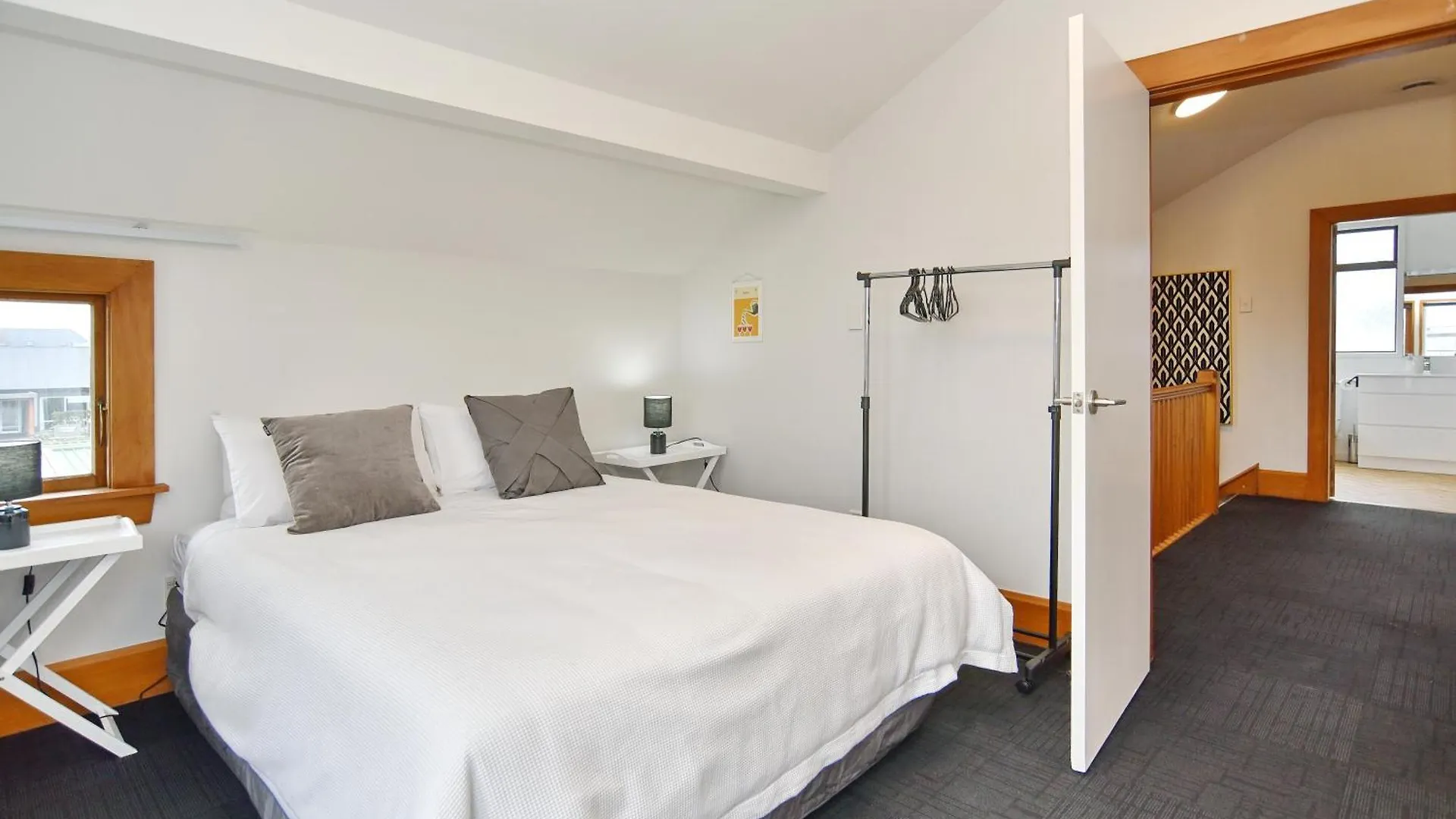 Grand Heritage 5 Brms Cbd Villa With Carparks Christchurch