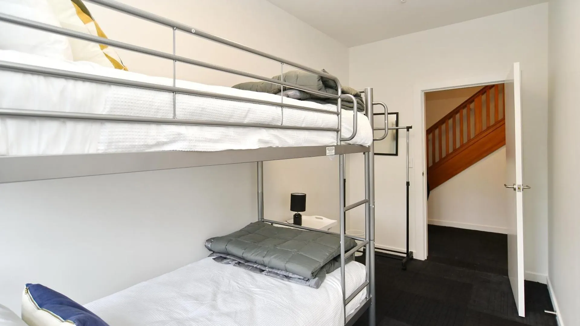 Grand Heritage 5 Brms Cbd Villa With Carparks Christchurch Nya Zeeland